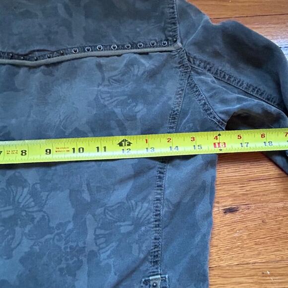 Guess Women’s Small Military Jacket – Olive Green Floral Camo – Cropped Utility - Picture 16 of 16